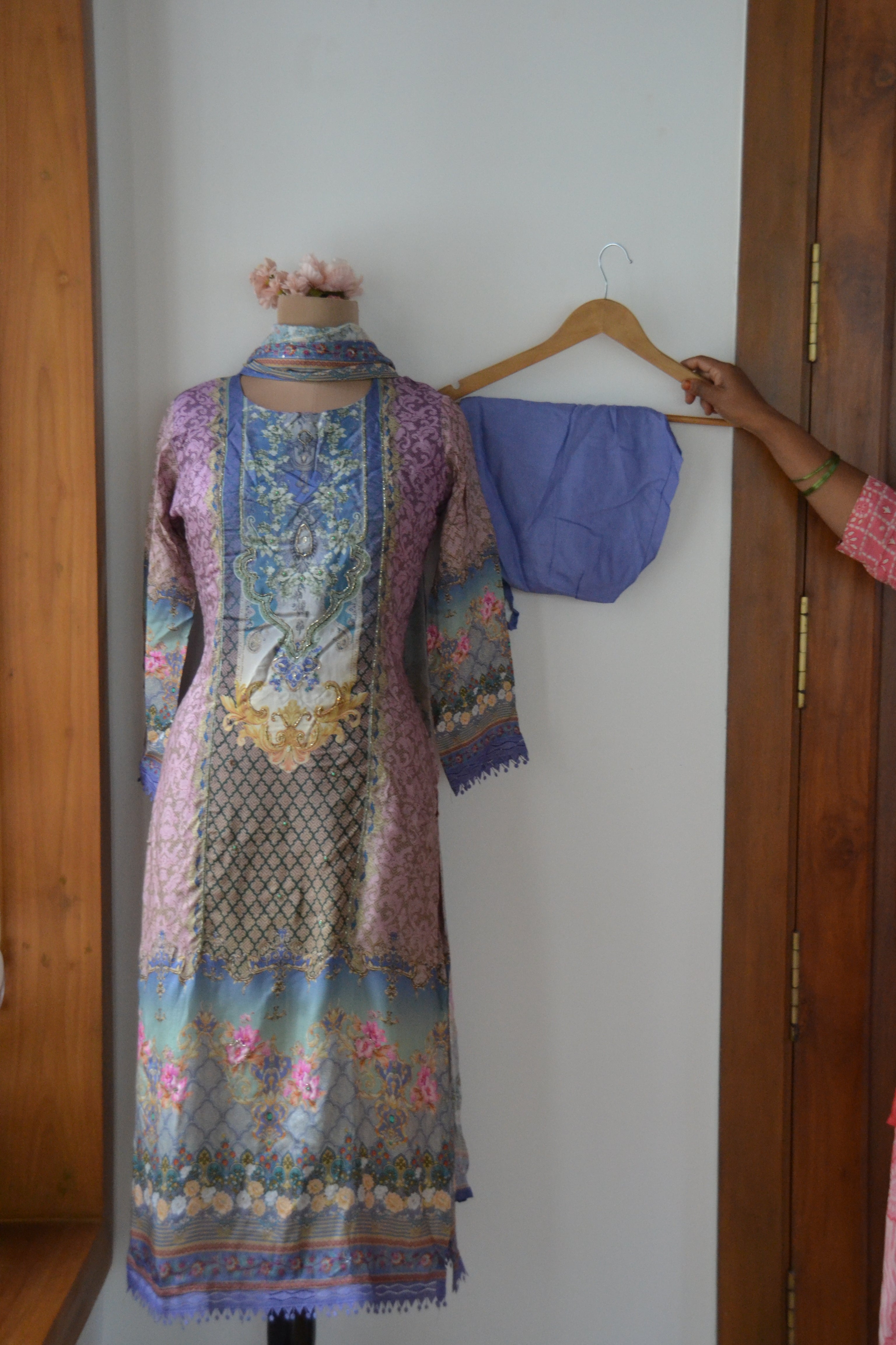 Pakistani Lilac Suit Set