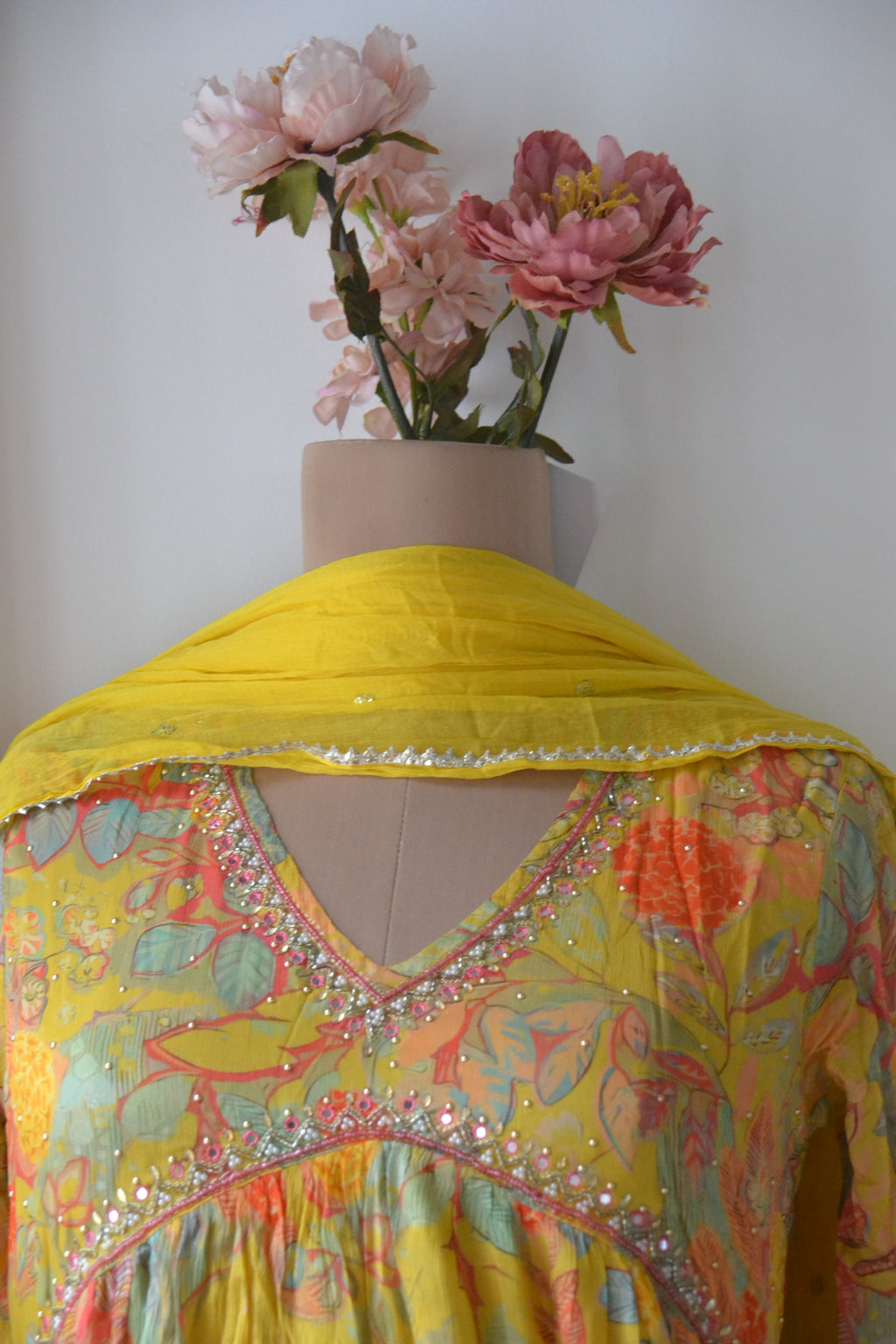 Sunshine Floral Alia Cut