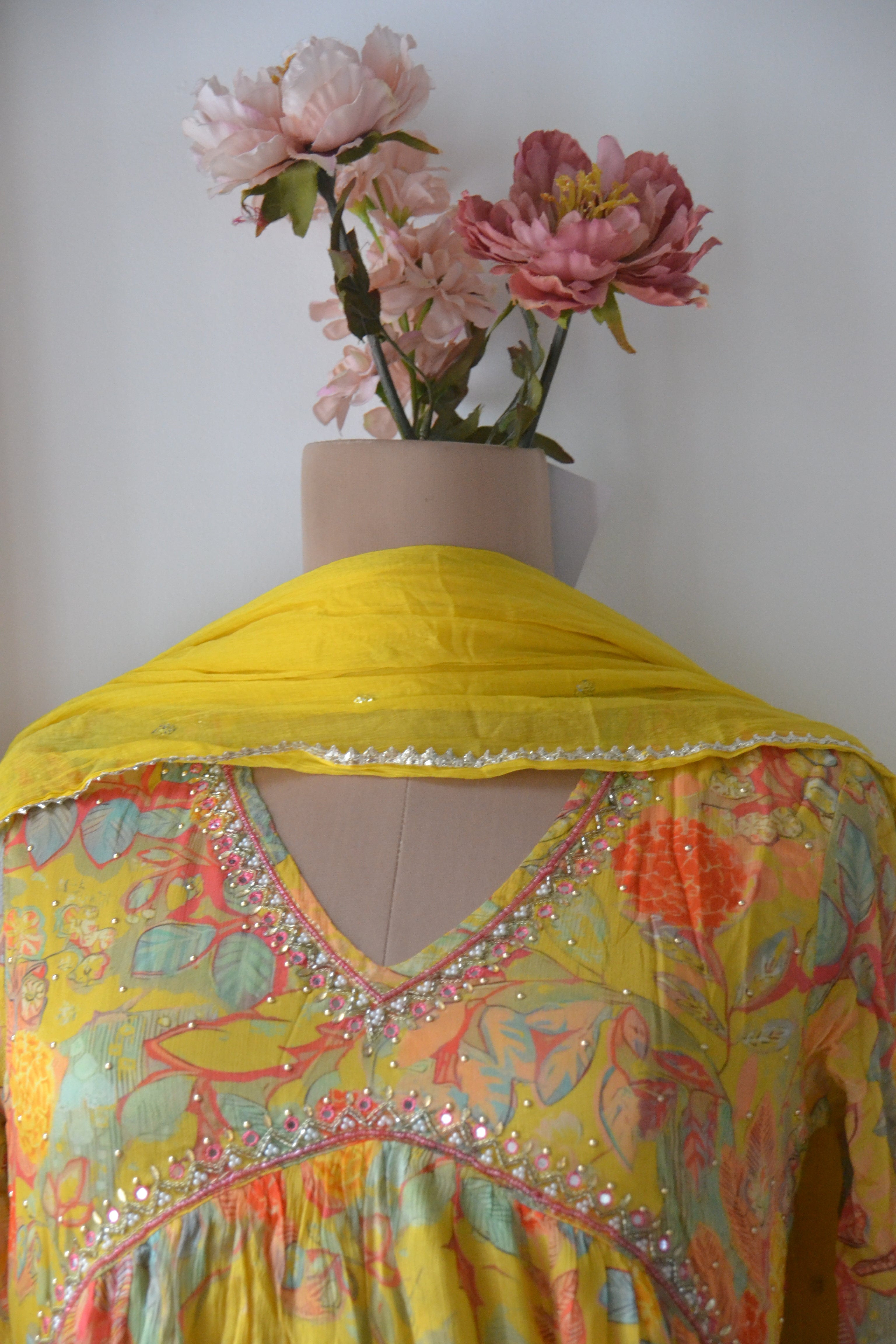 Sunshine Floral Alia Cut