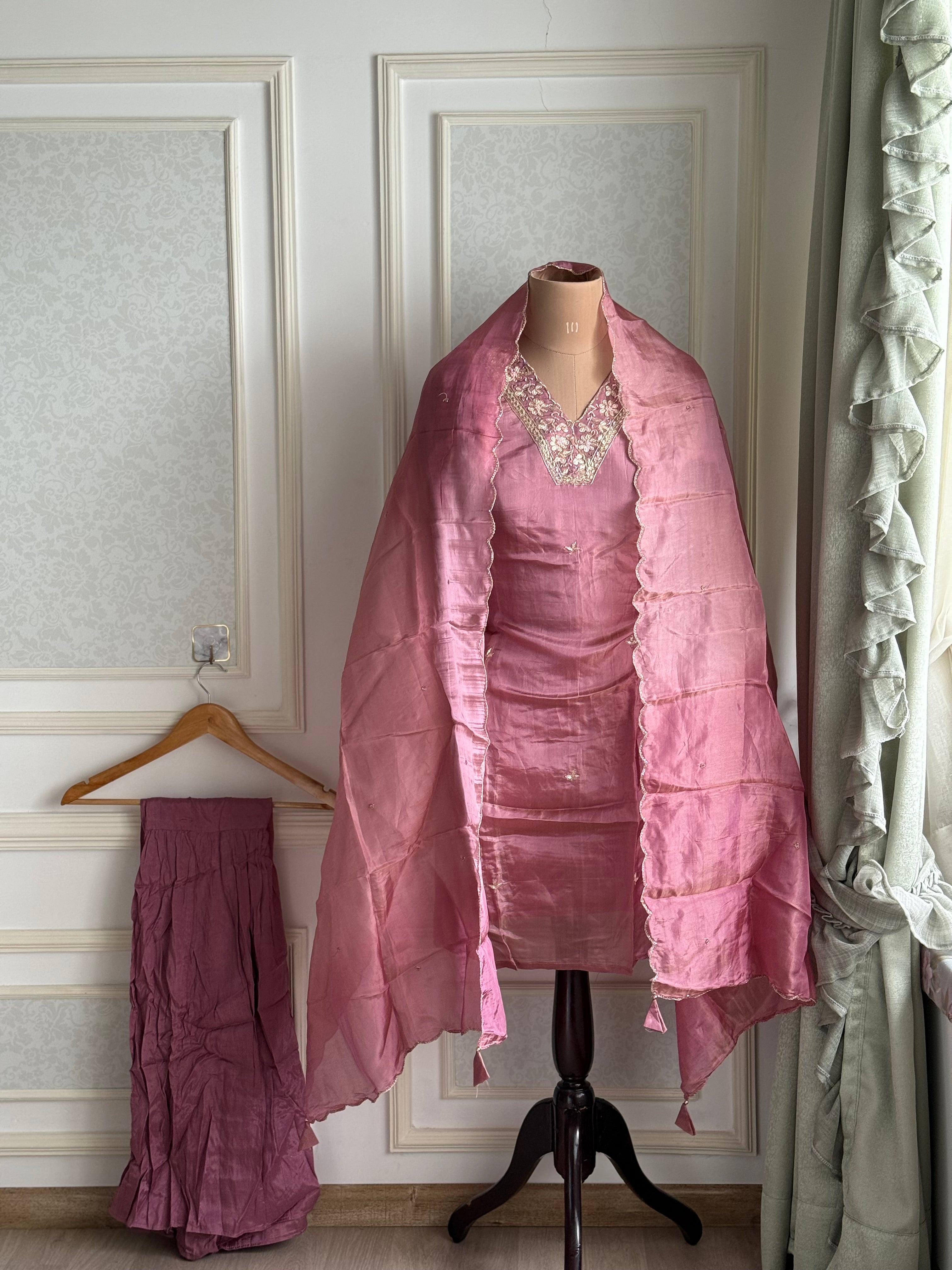 Tissue shararah set